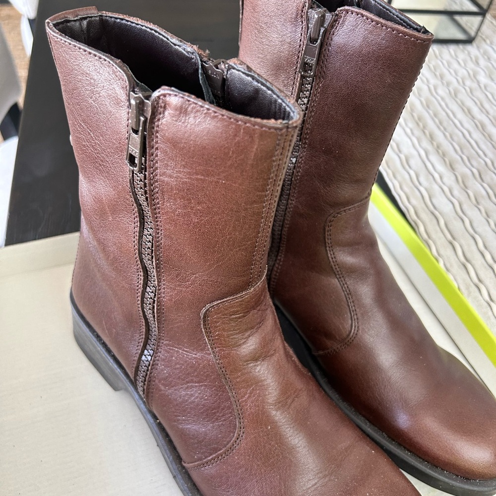 Women’s  Brown Leather Boots